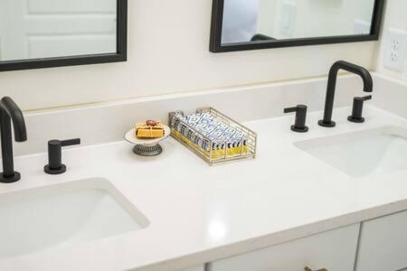 The Warhol - Pet-Friendly Apartment Bentonville Kültér fotó