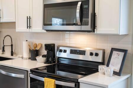 The Warhol - Pet-Friendly Apartment Bentonville Kültér fotó