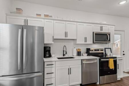 The Warhol - Pet-Friendly Apartment Bentonville Kültér fotó